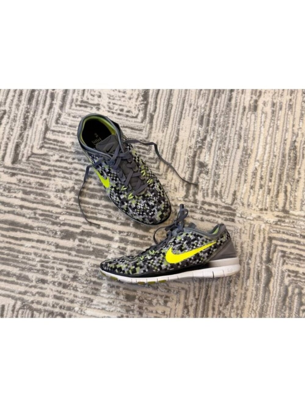 Nike Air Free TR Fit 5 women's size 9 Running Sneakers 704695-015